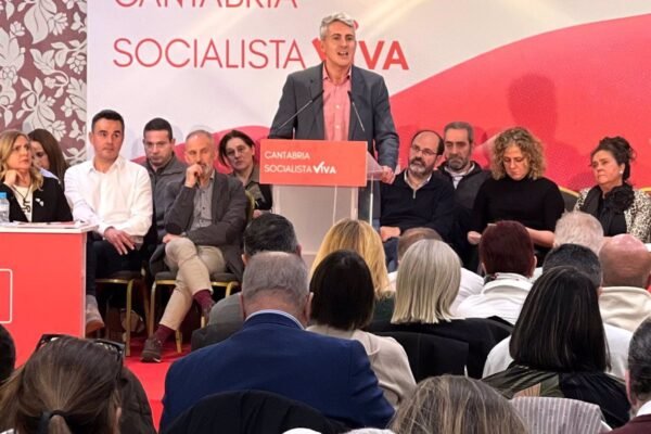 Zuloaga apela a la unidad y cohesión del PSOE en Cantabria para ganar.
