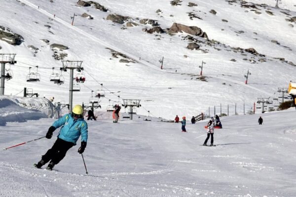 Alto Campoo abre con 16 piezas y 8 ascensores para esquiar 15.64 km