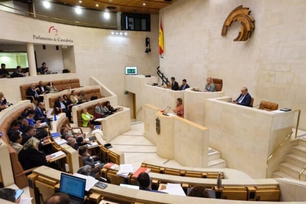 Buruaga anuncia mejoras en la ayuda para financiar todos los proyectos de inversión